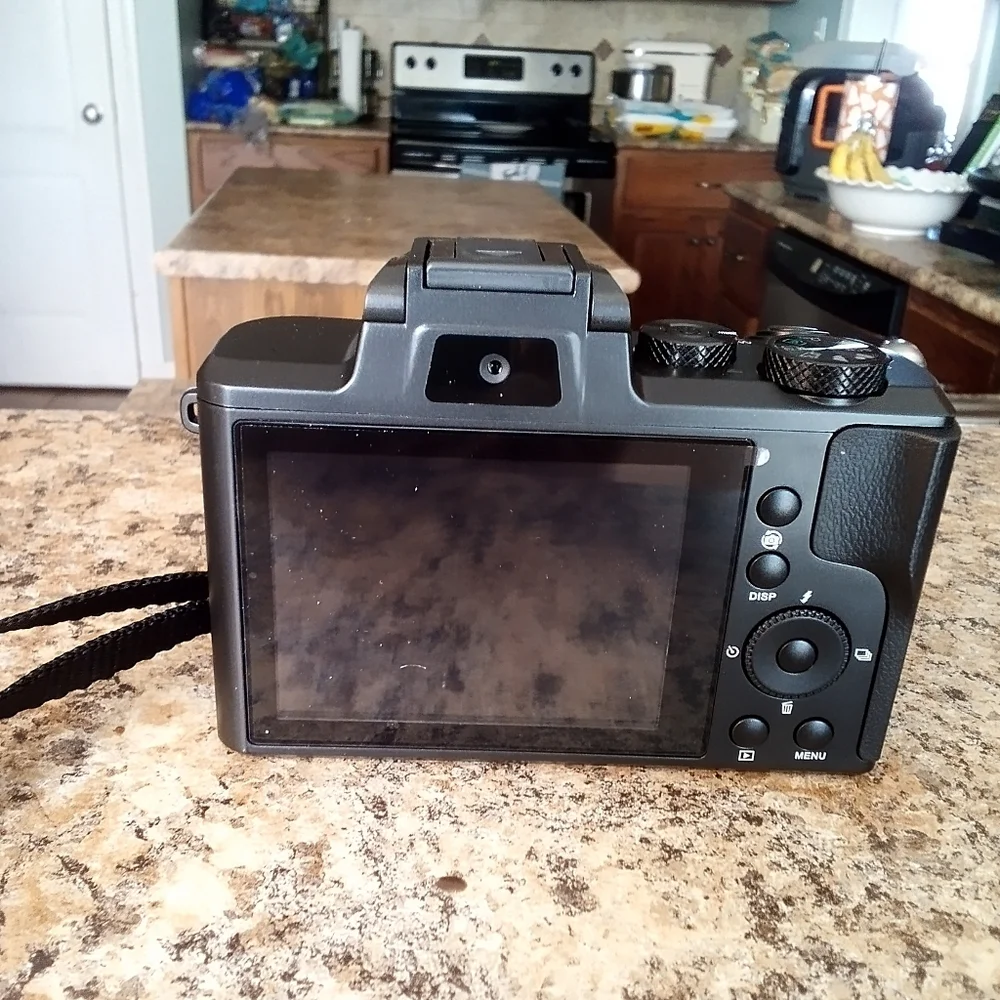 8K NIB Digital Camera Ultra HD, Dual Cameras, Auto Focus, All Accessories Below